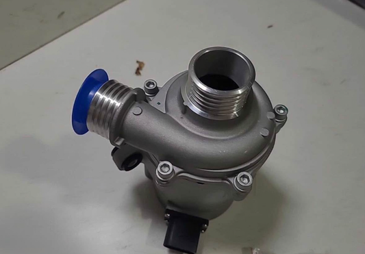 UNITHUB Electric Engine Water Pump with Bolt