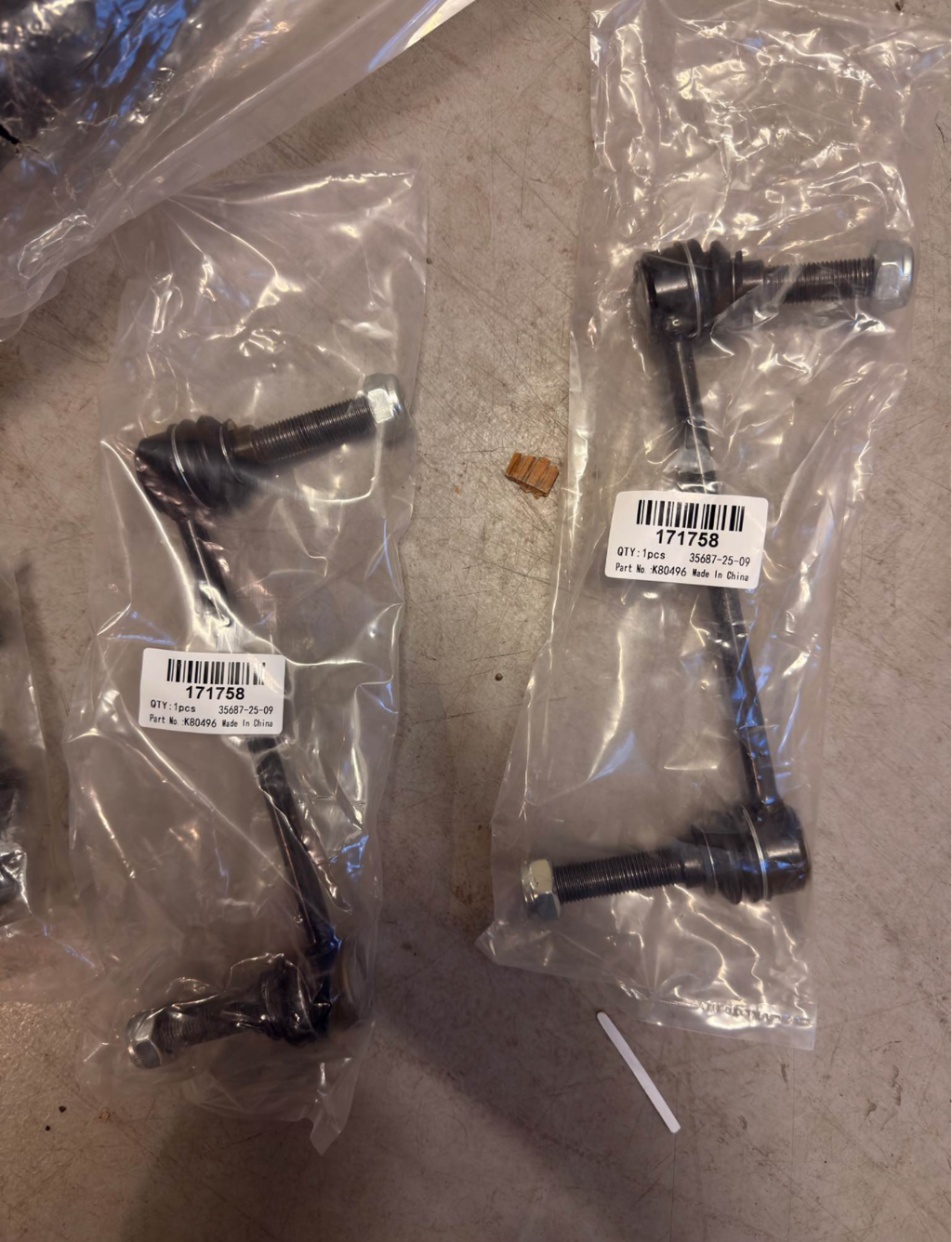 Mercedes ML350 GL450 GL550
Front Suspension Kit Control
Arms Ball Joints
