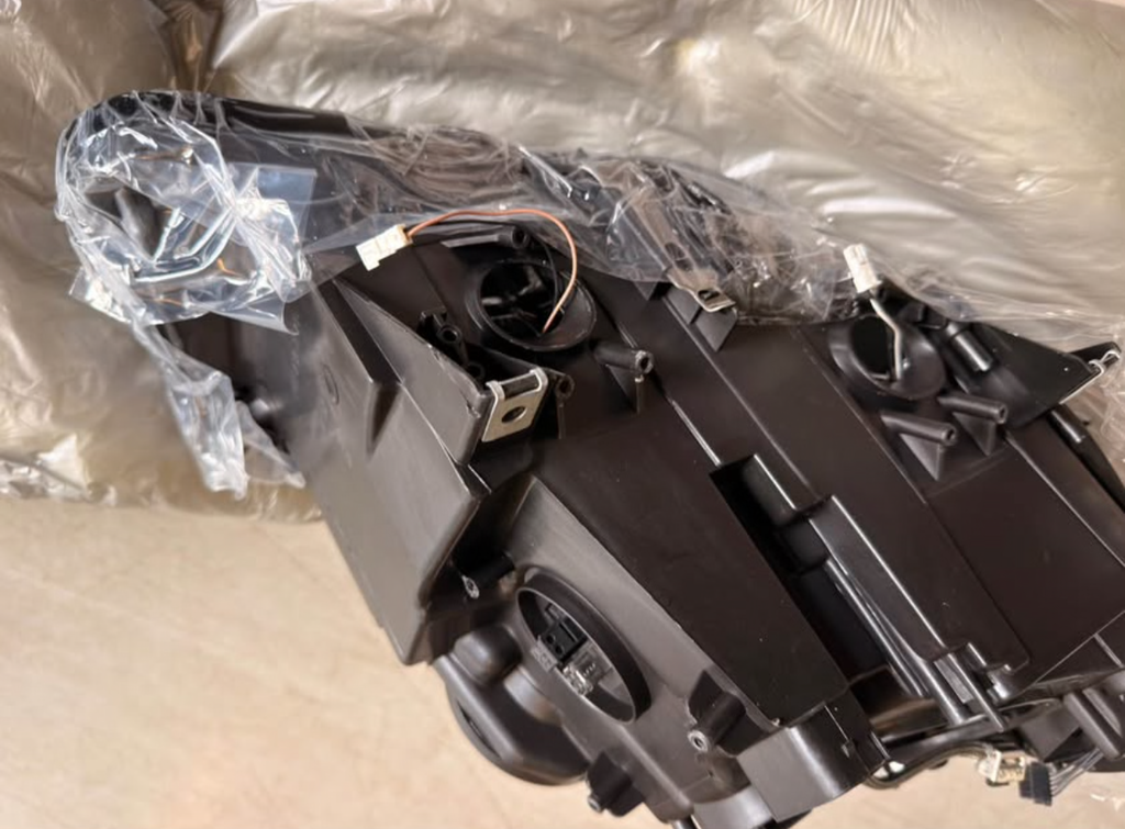 BMW 5 Series F10 HID Xenon Headlight, Left Driver Side (2011-2013)