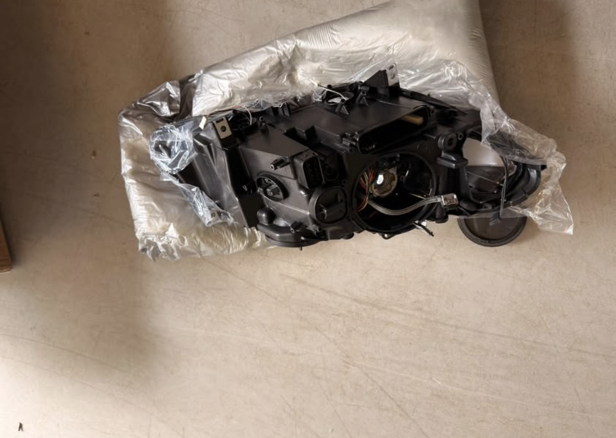 BMW 5 Series F10 HID Xenon Headlight, Left Driver Side (2011-2013)