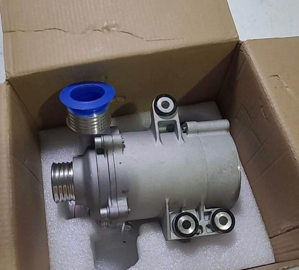 UNITHUB Electric Engine Water Pump with Bolt