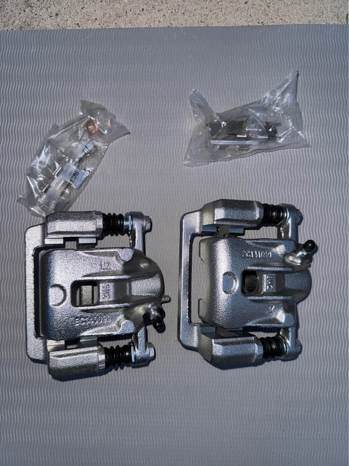 Hyundai Sonata Kia Optima Rear Brake Calipers Pair (2) - photo 1