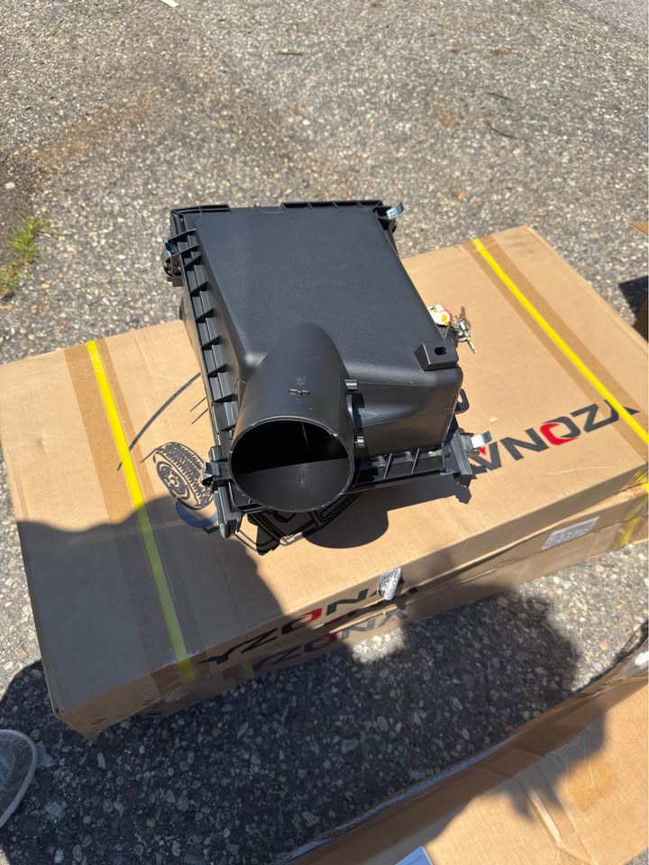 Toyota 4Runner 4.0L Air Intake Cleaner Box 17700-31861 - photo 4