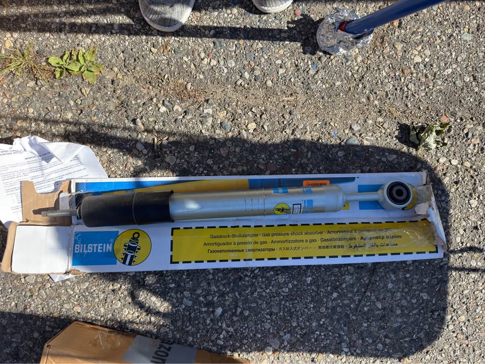 Bilstein B8 5100 Front Shock Toyota 4Runner FJ Cruiser 24-328258 - photo 1