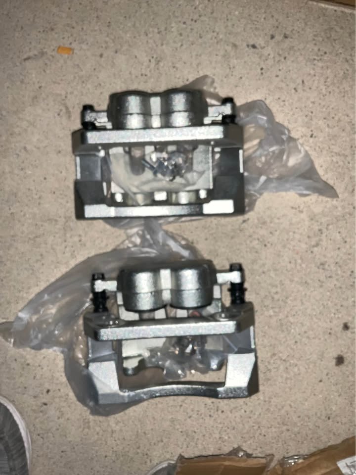 Rear Brake Caliper Set Ford F-250/F-350 Super Duty (Pair) - photo 3