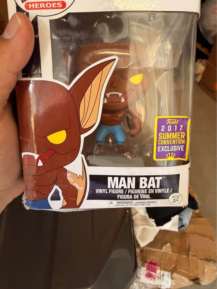 SDCC 2017 Man-Bat Funko Pop #189 (Batman: The Animated Series) - photo 1