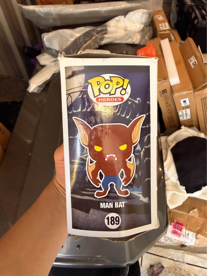 SDCC 2017 Man-Bat Funko Pop #189 (Batman: The Animated Series) - photo 4