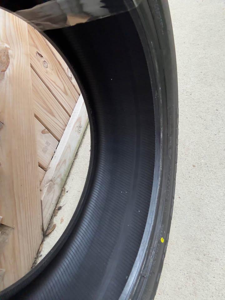 Bridgestone Dueler H/L Alenza P275/55R20 111H Tire (1) - photo 4