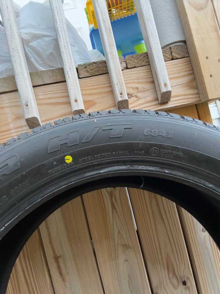 Bridgestone Dueler H/L Alenza P275/55R20 111H Tire (1) - photo 6