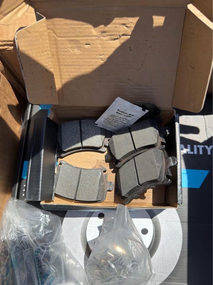 TRQ Rear Brake Pads & Rotors VW Golf GTI 2013 - photo 1
