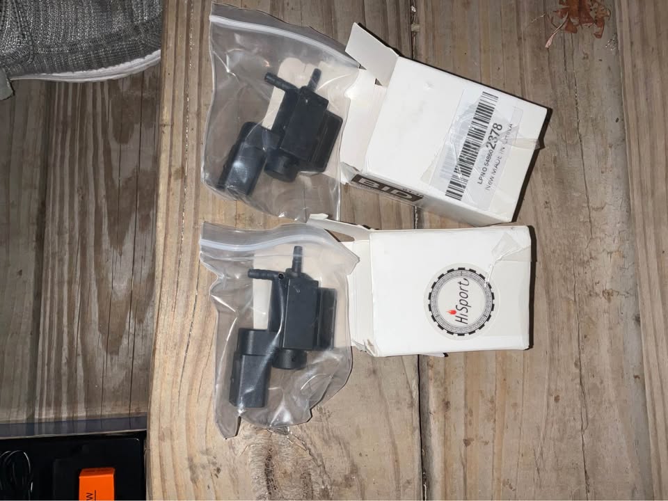Audi VW Turbo / Intake Solenoid Valve 667-108 037906283C - photo 1