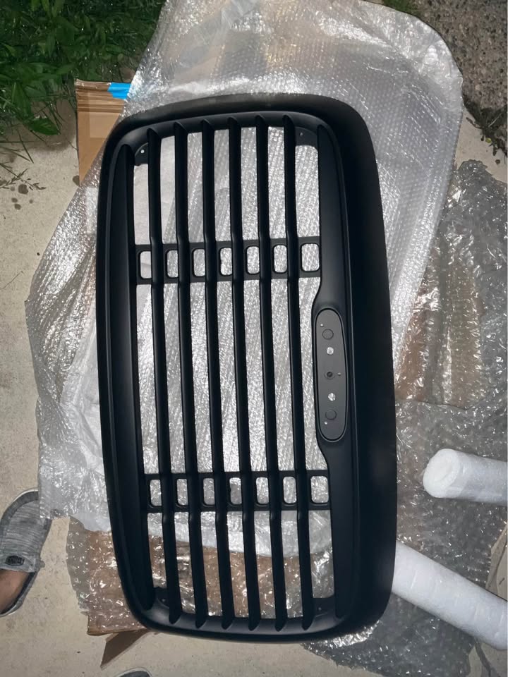 2000-2008 Freightliner Columbia Black Front Hood Grille - photo 3