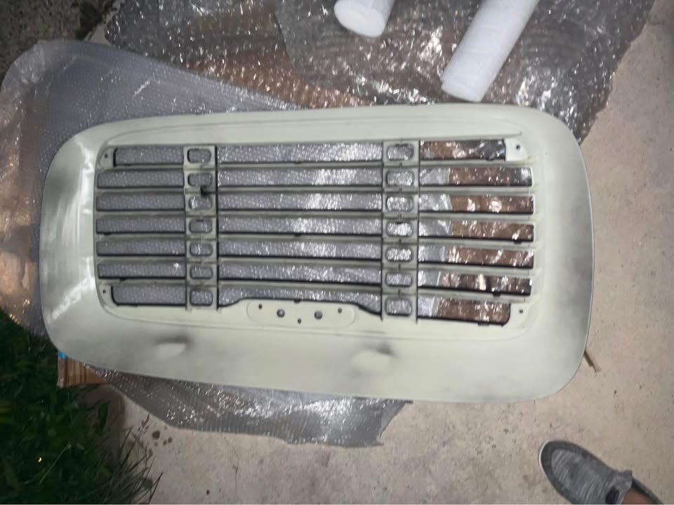 2000-2008 Freightliner Columbia Black Front Hood Grille - photo 4