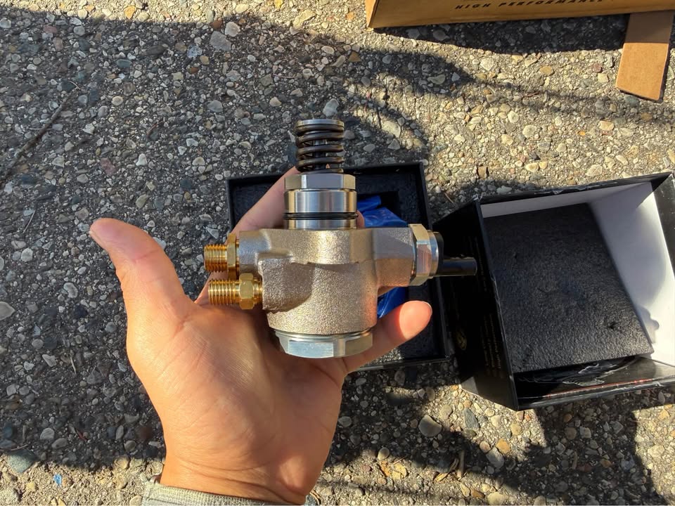 Audi A8 RS5 High Pressure Fuel Pump 079127025Q 079127026R - photo 4