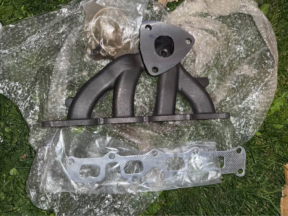 Exhaust Manifold w/ Gasket Kit – Chevy Malibu / Impala / Buick Models - photo 1