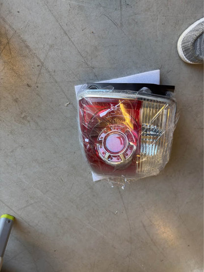 2007-2012 GMC Acadia Right Tail Light Assembly NEW - photo 1