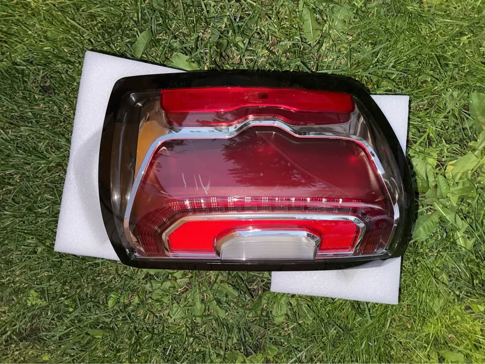 LED Tail Light Assembly – GMC Sierra 1500 / Denali 1500 (2016-2018) - photo 1