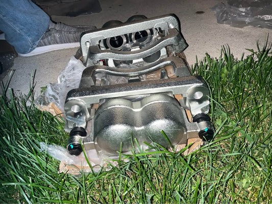 Ford F250 F350 Super Duty Front Brake Calipers Pair 18B5022 18B5023 - photo 2