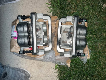 Ford F250 F350 Super Duty Front Brake Calipers Pair 18B5022 18B5023 - photo 3