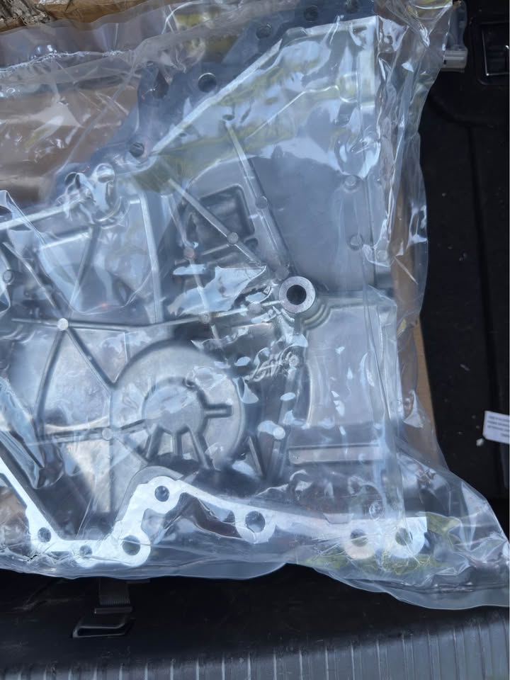 Toyota Lexus 2.5L 2.7L Oil Pump Timing Cover M547 11310-36020 - photo 4
