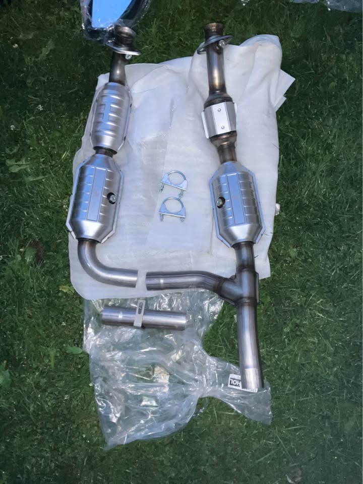 Ford F-150 Expedition 4.6L Catalytic Converter Pair EPA - photo 1