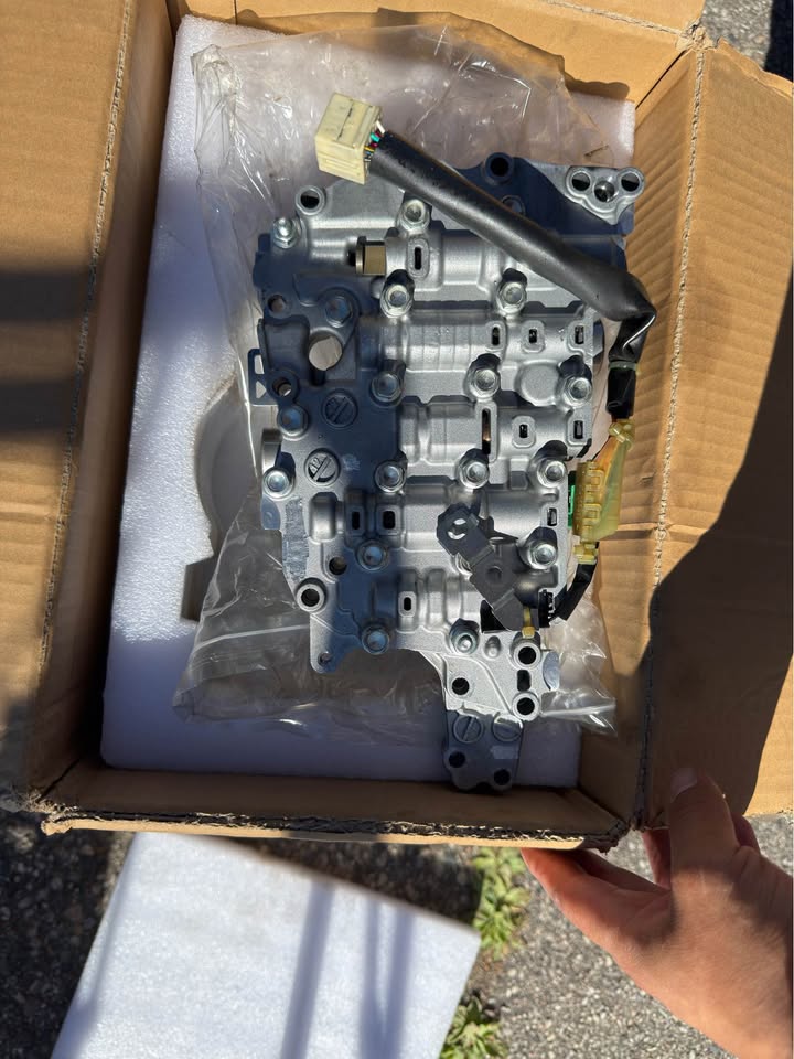 Nissan Infiniti JF016E CVT Valve Body 31705-28X0B - photo 1