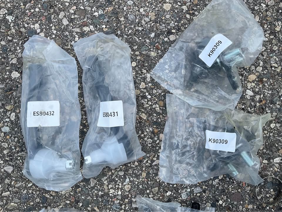 Toyota Corolla 12-piece suspension kit product photo